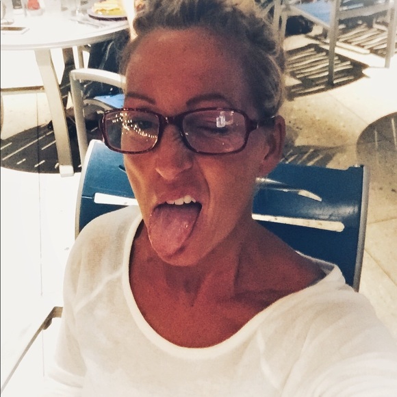 Meet your Posher, Dee! - Picture 15 of 15